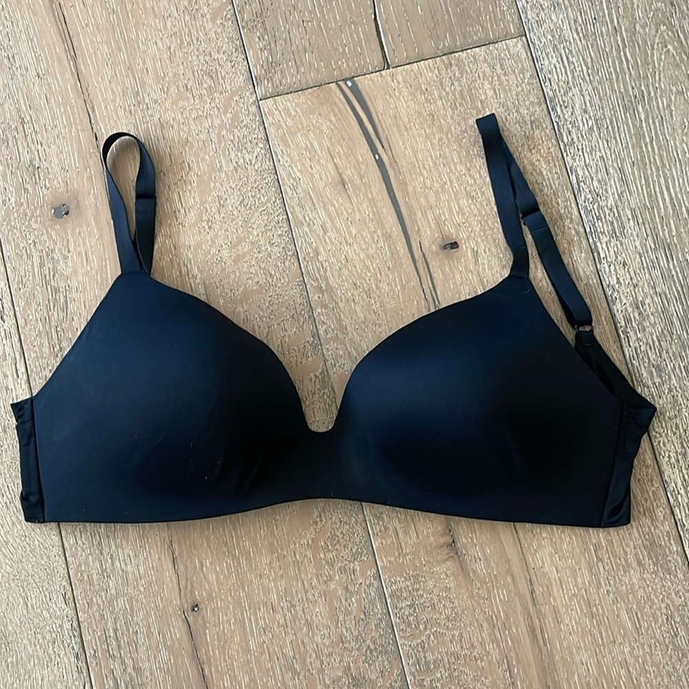 Uniqlo Black Wireless Bra